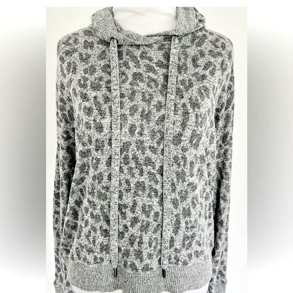 Rails Sweaters - NWT‎ Rails Murray Pullover Hoodie in Grey Leopard  Size Large